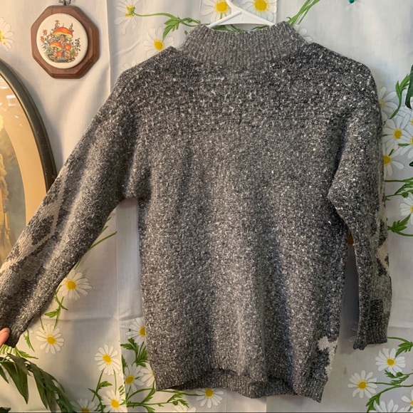 Vintage 80s light grey gold embroidered beaded floral granny sweater - Picture 11 of 12